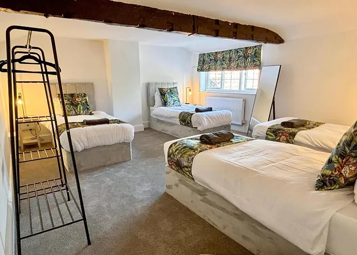 The Jefferson Arms Apartment *